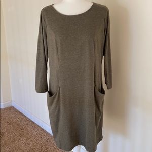 Flattering Olive green knit dress w/pockets & back zipper ECU